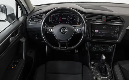 Volkswagen Tiguan 2.00 робот, фото №1