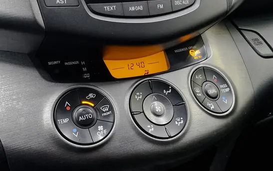 Toyota RAV4 2.00 вариатор, фото №1
