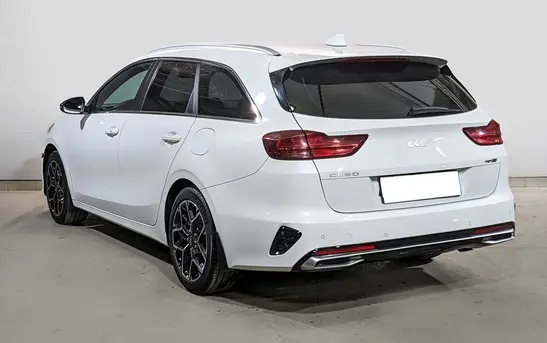 Kia Ceed 1.50 Робот, фото №1