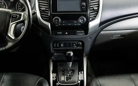 Mitsubishi L200 2.40 Автоматическая, фото №1