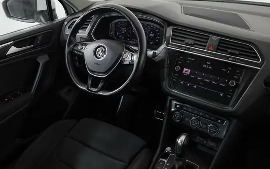 Volkswagen Tiguan 2.00 робот, фото №1