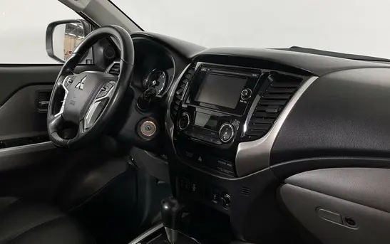Mitsubishi L200 2.40 Автоматическая, фото №1