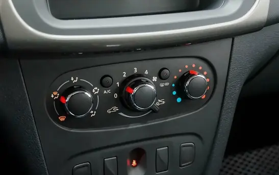 Renault Logan 1.60 Вариатор, фото №1