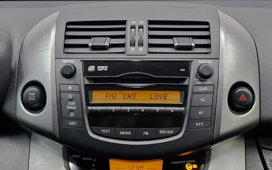Toyota RAV4 2.00 вариатор, фото №1
