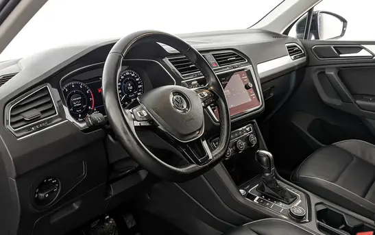 Volkswagen Tiguan 2.00 робот, фото №1