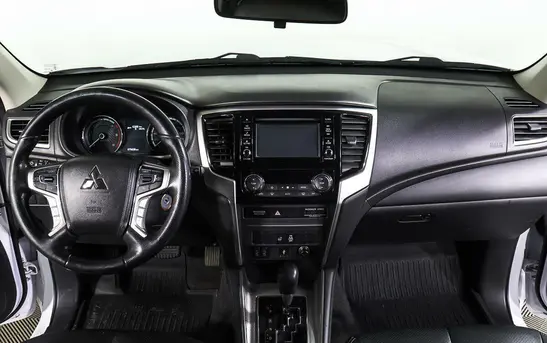 Mitsubishi L200 2.40 Автоматическая, фото №1