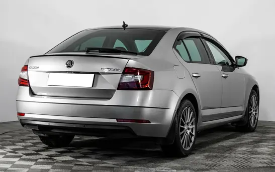 Skoda Octavia 1.80 робот, фото №1