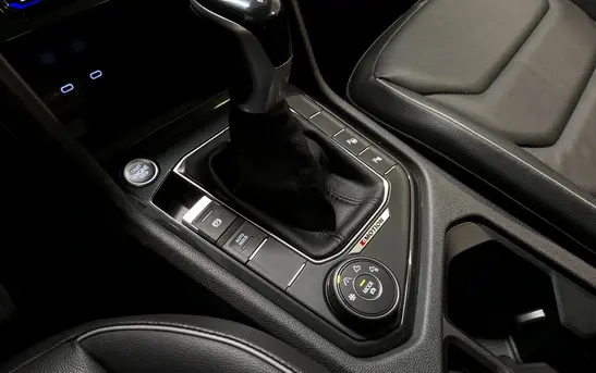 Volkswagen Tiguan 2.00 робот, фото №1