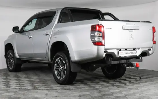 Mitsubishi L200 2.40 Механика, фото №1