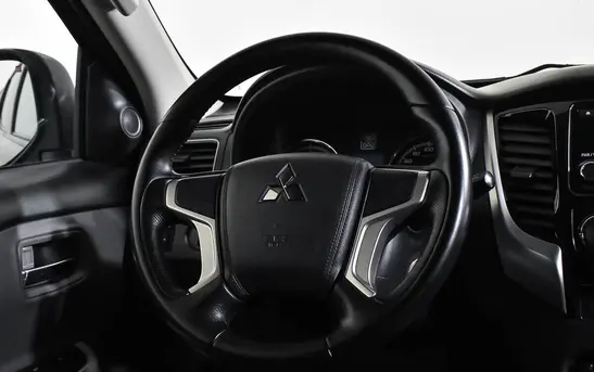 Mitsubishi L200 2.40 Механика, фото №1