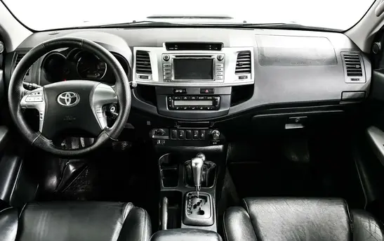 Toyota Hilux 3.00 Автоматическая, фото №1