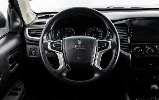 Mitsubishi L200 2.40 автоматическая, фото №1