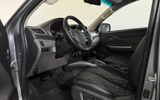 Mitsubishi L200 2.40 автоматическая, фото №1