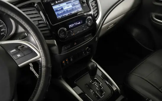 Mitsubishi L200 2.40 автоматическая, фото №1