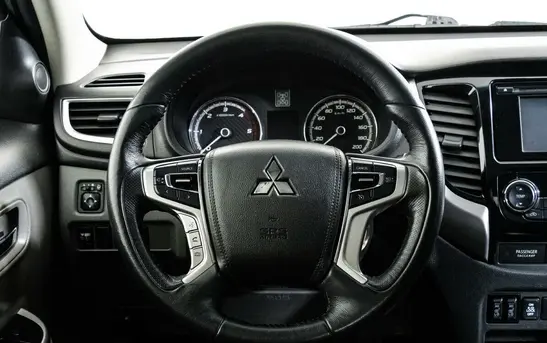 Mitsubishi L200 2.40 Автоматическая, фото №1