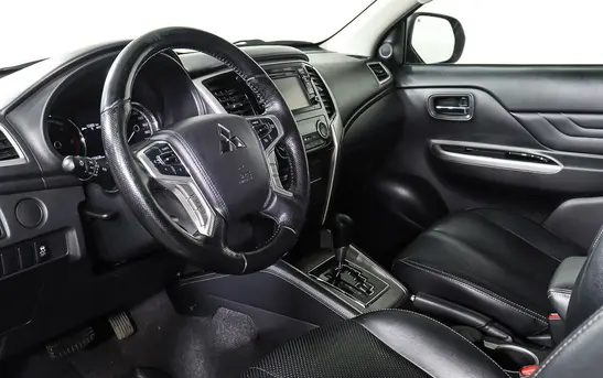 Mitsubishi L200 2.40 Автоматическая, фото №1