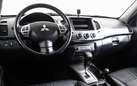 Mitsubishi L200 2.50 Автоматическая, фото №1