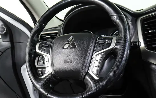 Mitsubishi L200 2.40 Автоматическая, фото №1